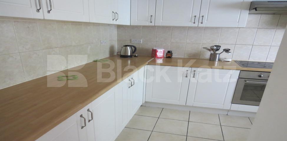 			NEW INSTRUCTION  (Includes water rates and broadband)., 4 Bedroom, 1 bath, 1 reception Maisonette			 Yaldham House Old Kent Road, Borough SE1